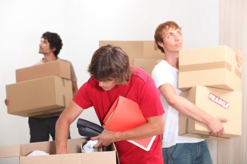 House movers planning a residential move in Shoreditch with local street access considerations